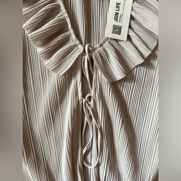 Zara two-tie front trendy top with ruffle detail NWT - Picture 3 of 5